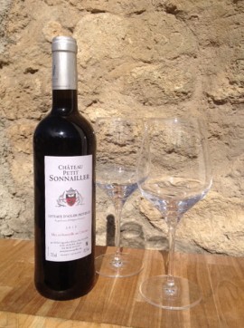 vin-rouge-coteau-aix-provence