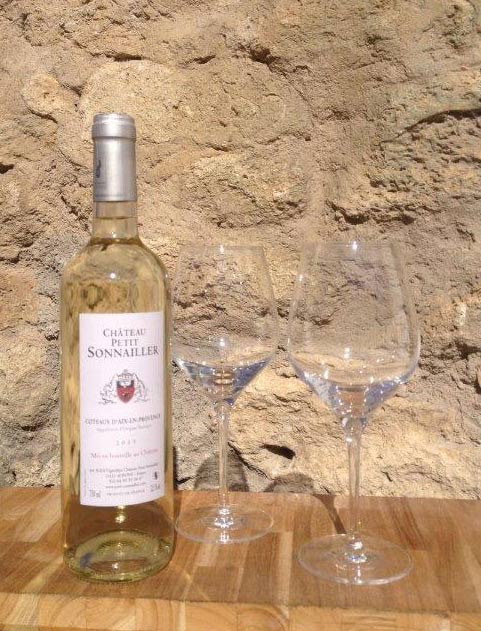 White wine Coteau Aix provence